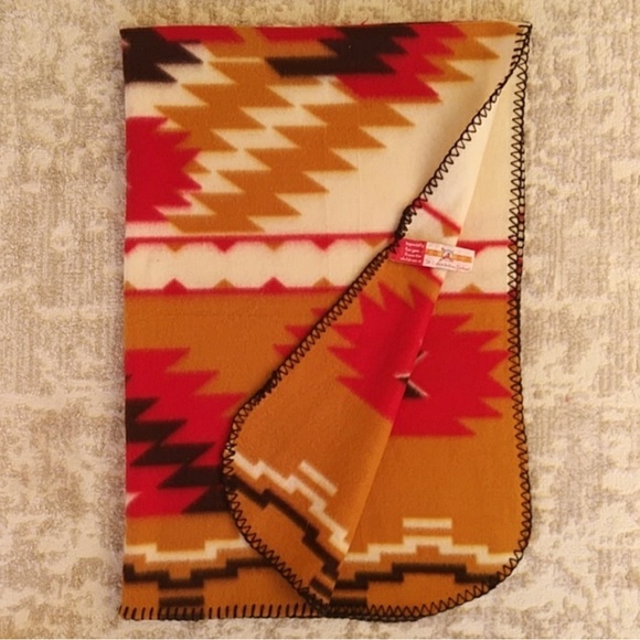 Southwest Blanket: St. Labre Indian School Aztec Fleece Throw Native American - Picture 2 of 10